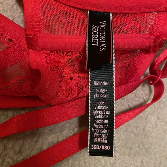 Vs Bombshell red 36B - Picture 3 of 4